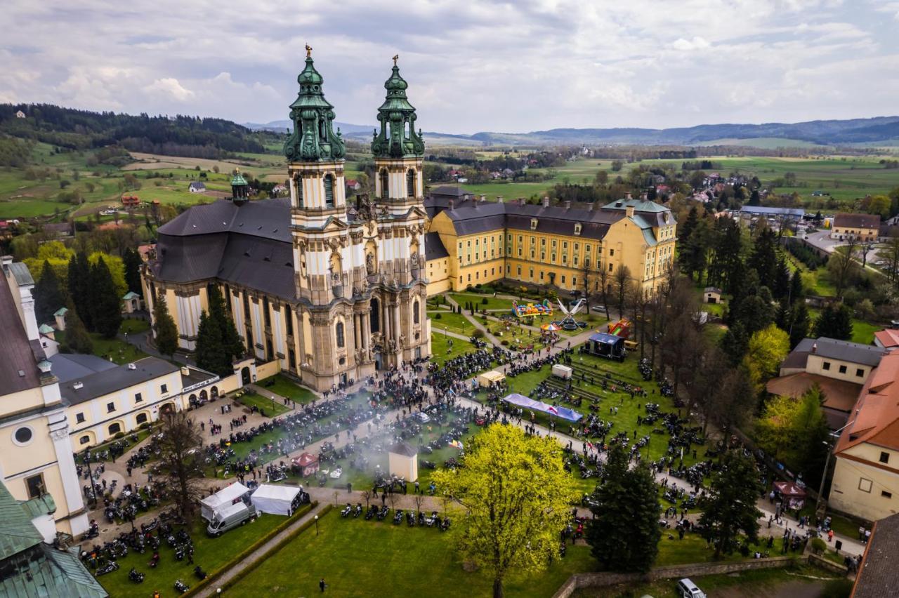 Agroturystyka Zielna 16. Krzeszow  ภายนอก รูปภาพ
